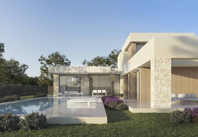 Detached House with a Wide Garden Near the Beach in Javea 1