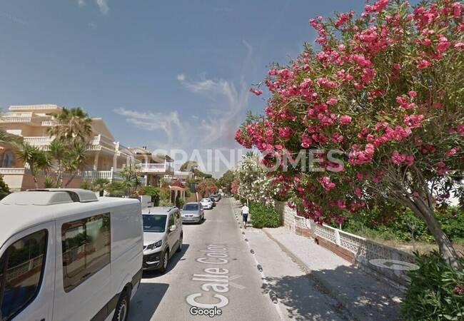 La Zenia'da Sahile Birkaç Metre Uzaklıkta Lüks Müstakil Villa 4