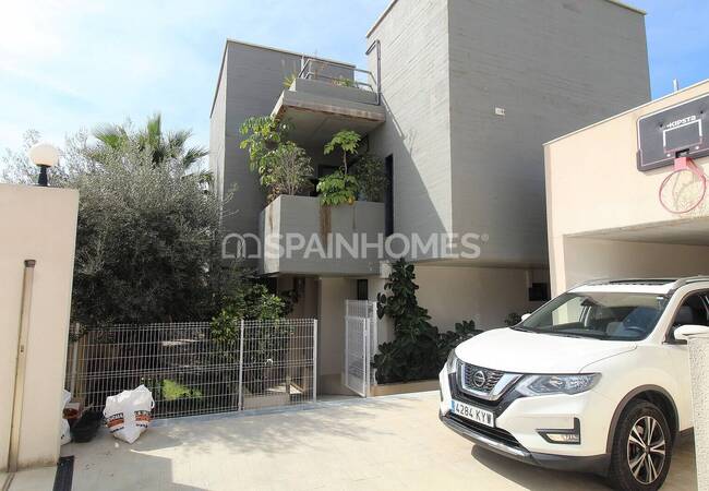 Detached House with Private Pool in Villamartin Costa Blanca 1
