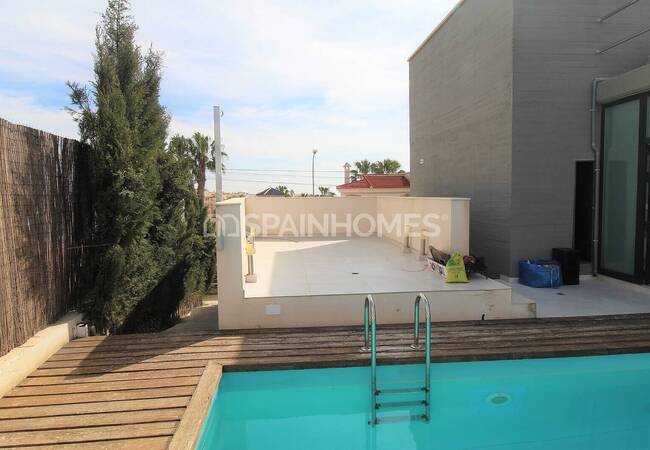 Detached House with Private Pool in Villamartin Costa Blanca 6
