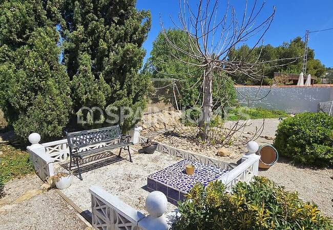 Well-located Country House with Private Pool in Alicante 12