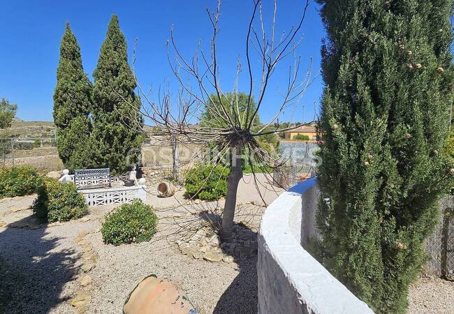 Well-located Country House with Private Pool in Alicante 6