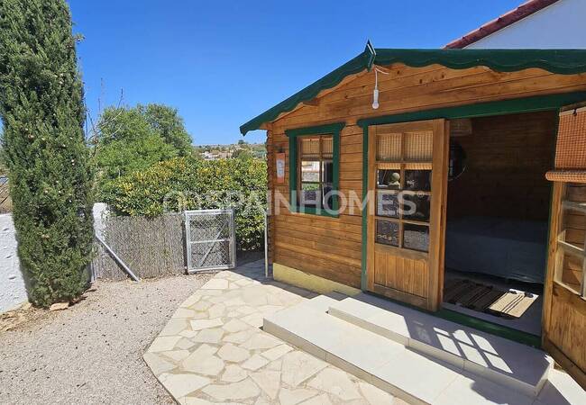 Well-located Country House with Private Pool in Alicante 8