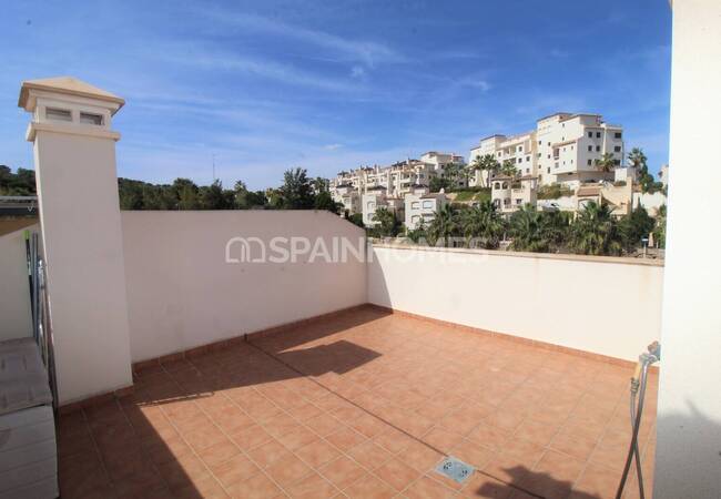 Orihuela Las Ramblas’ta Golf Sahasına Bitişik Eşyalı Villa 8