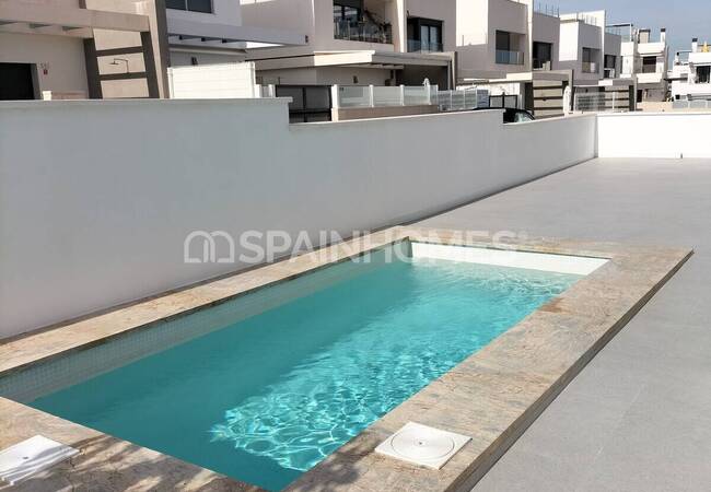 Alicante Villamartin’de Avantajlı Konumda Havuzlu Şık Evler 5