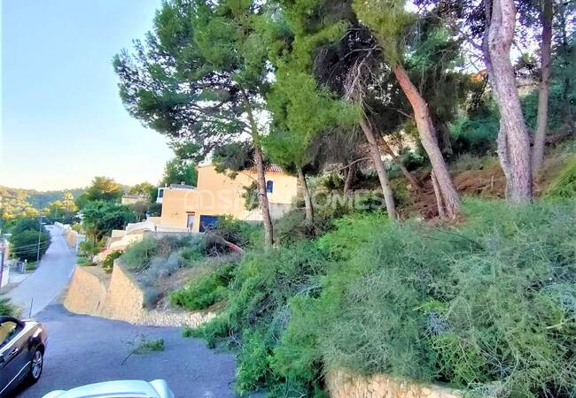 Sea View Plot Suitable for Villa Construction in Alicante 1