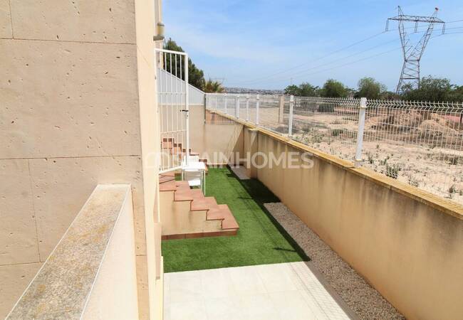 Detached Villa with Communal Pool in Los Montesinos 10