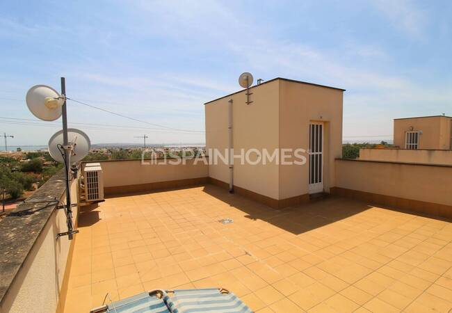 Detached Villa with Communal Pool in Los Montesinos 14