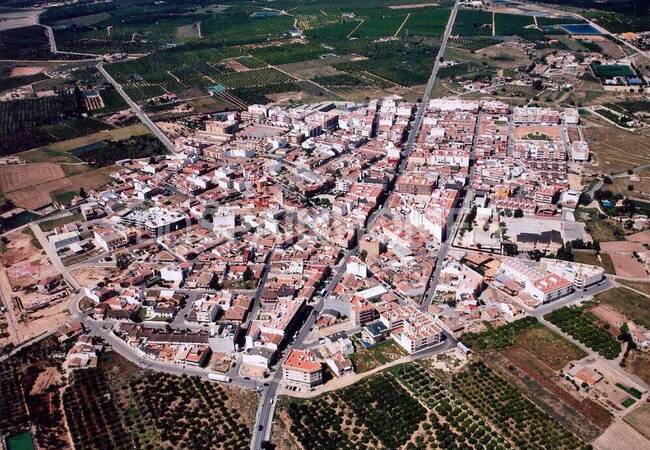 Alicante Los Montesinos'ta Şık Tasarımlı Giriş Kat Daireler 6