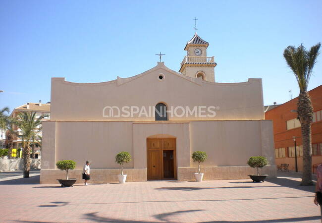 Alicante Los Montesinos'ta Şık Tasarımlı Giriş Kat Daireler 7