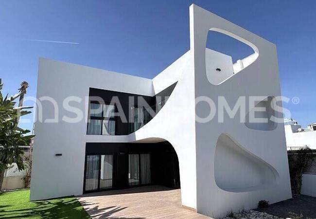Detached Villas with Private Pools and Solariums in Rojales 1