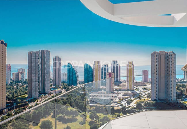 Benidorm'da Sahile Yakın Konumda Lüks Site İçinde Daireler