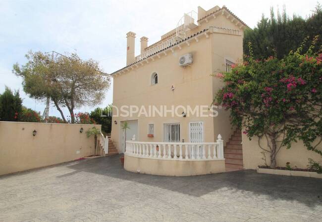 Key-ready Detached Villa with a Private Pool in Orihuela Spain 11