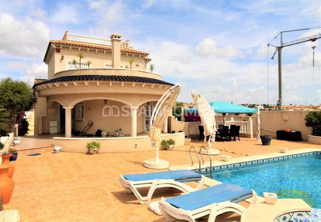 Key-ready Detached Villa with a Private Pool in Orihuela Spain 1