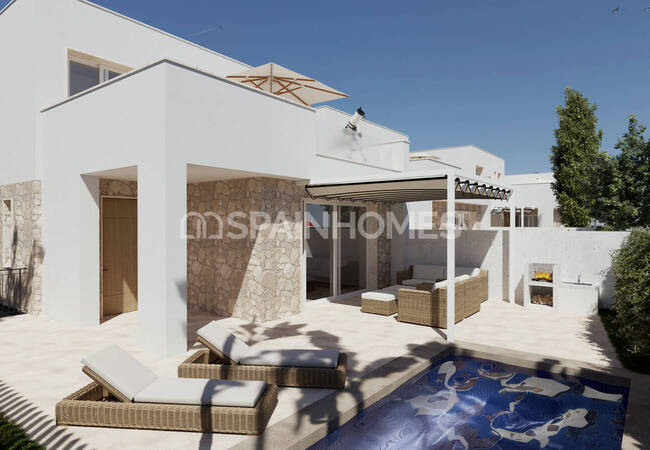 Detached Villas with Private Pools and Gardens in Alicante 1