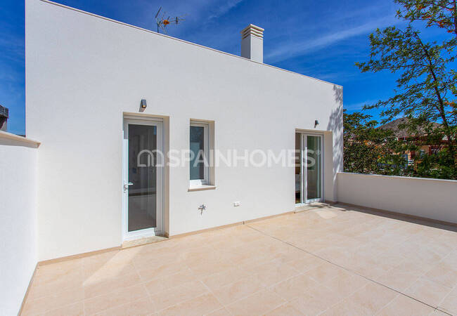 فلل منفصلة مع حمامات سباحة خاصة وحدائق في أليكانتي 2