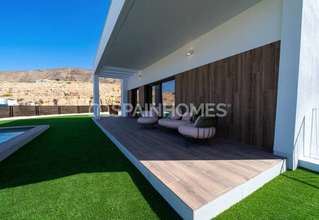 Finestrat'ta Şehre Yakın Özel Havuzlu Villalar 5