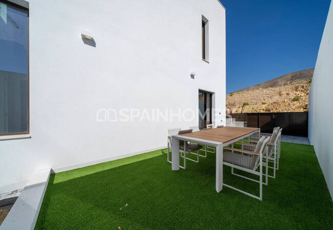 Finestrat'ta Şehre Yakın Özel Havuzlu Villalar 8