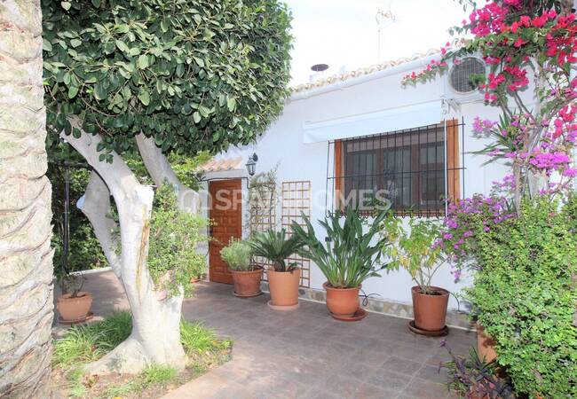 Mediterranean Style Villa 250m From the Beach in La Zenia 10