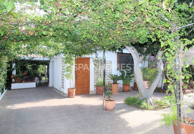 Mediterranean Style Villa 250m From the Beach in La Zenia 11