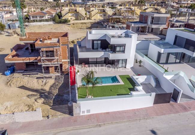 Elegant Detached Villas with Pools in Rojales Alicante 6