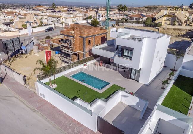 Elegant Detached Villas with Pools in Rojales Alicante 4