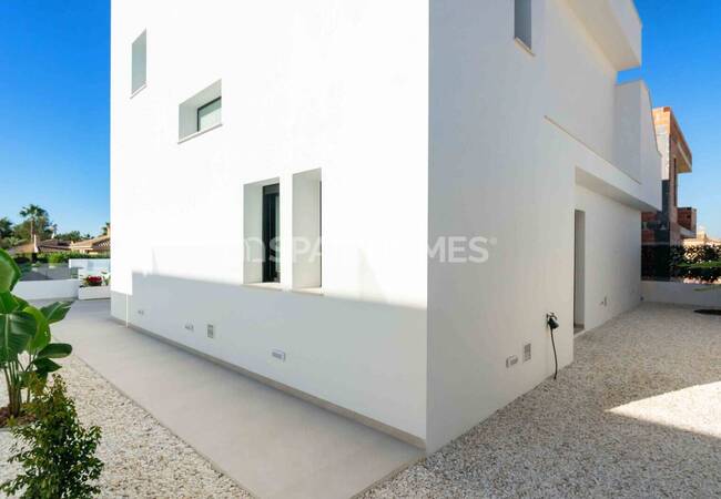 Elegant Detached Villas with Pools in Rojales Alicante 19