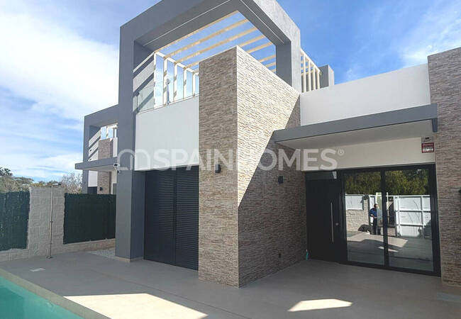 3-bedroom Villas with Gardens in San Fulgencio Alicante
