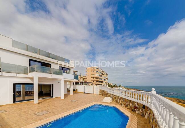 Luxury Villa with Pool and Sea Views in Torrevieja
