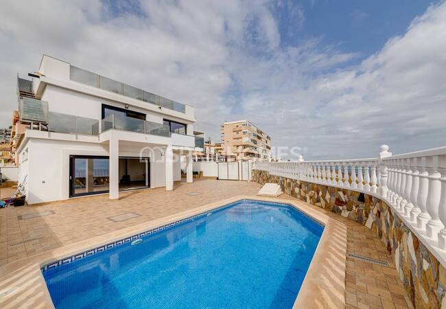 Роскошная Вилла с Бассейном и Видом на Море в Торревьехе 2