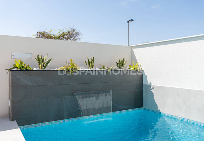 Benijofar'da Özel Havuzlu ve Otoparklı Şık Villalar 5