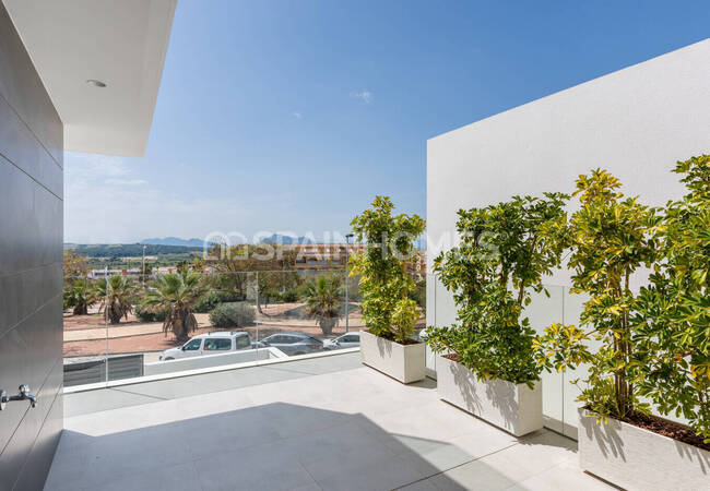 Benijofar'da Özel Havuzlu ve Otoparklı Şık Villalar 6