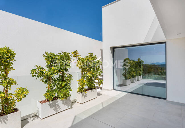 Benijofar'da Özel Havuzlu ve Otoparklı Şık Villalar 8