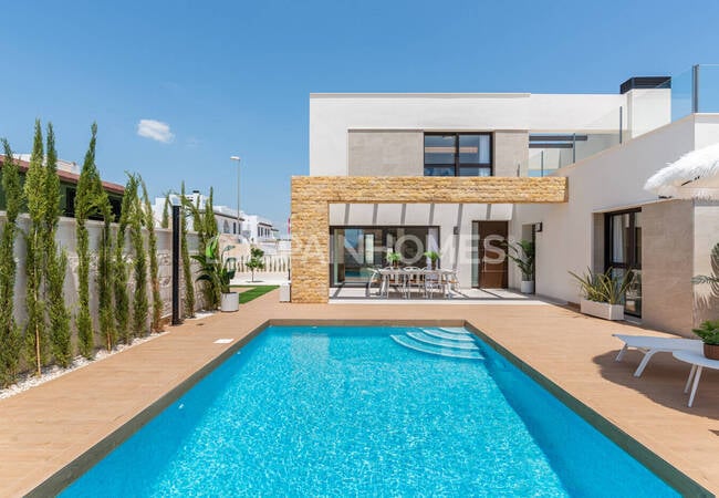 Ciudad Quesada İspanya'da Havuzlu Lüks Müstakil Villa 1