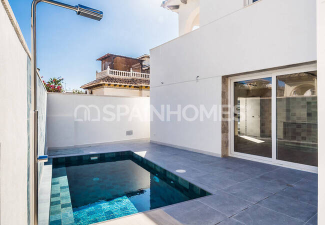 Recently Renovated Luxurious Villa in La Zenia Costa Blanca 6