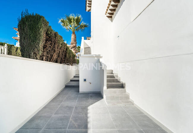 Recently Renovated Luxurious Villa in La Zenia Costa Blanca 9