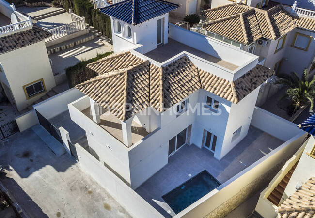 Recently Renovated Luxurious Villa in La Zenia Costa Blanca 2