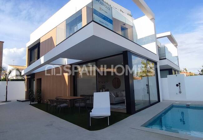 Casas Independientes Cerca De La Playa En Torre De La Horadada