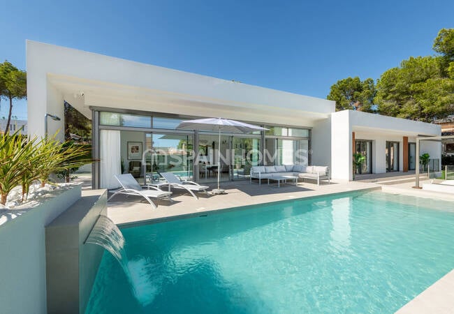 Rymliga Fristående Hus Med Pool I Pinar De Campoverde