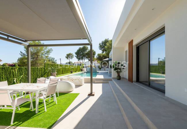 Rymliga Fristående Hus Med Pool I Pinar De Campoverde 3