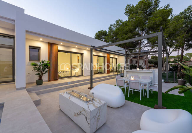 Rymliga Fristående Hus Med Pool I Pinar De Campoverde 13