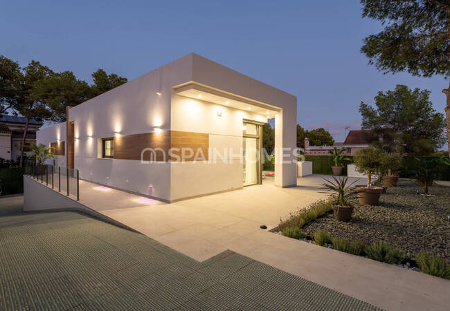 Rymliga Fristående Hus Med Pool I Pinar De Campoverde 16