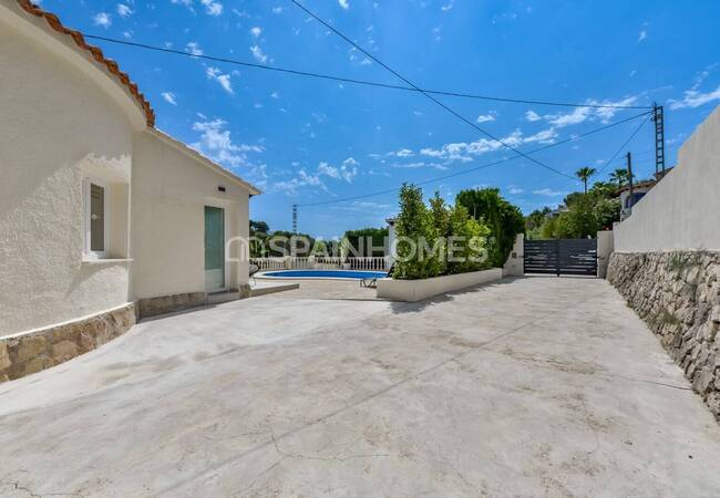 Benissa'da Plaja Yakın Konumda 4 Yatak Odalı Yenilenmiş Ev 4