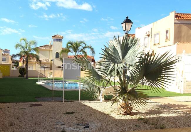 Villa Élégante Proche Des Commodités À La Zenia Alicante 5