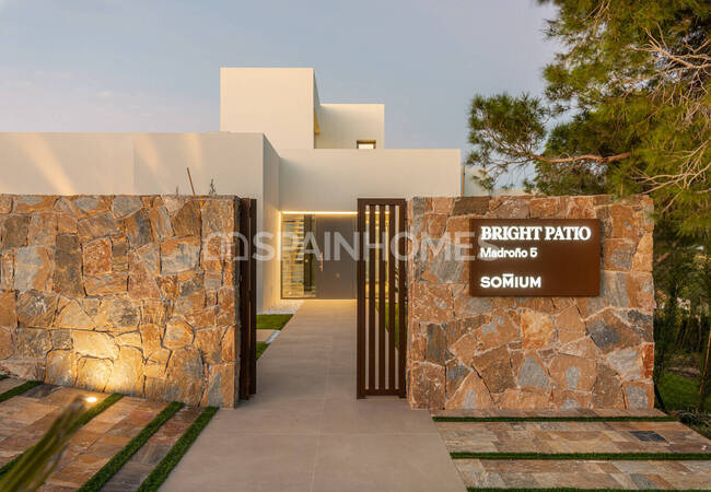 Luxury Villa with a Pool in San Miguel De Salinas Alicante 11