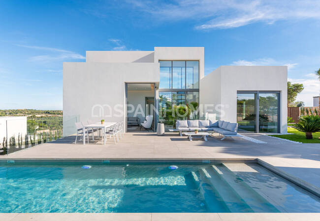 Luxury Villa with a Pool in San Miguel De Salinas Alicante 1