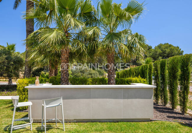 Detached Real Estate with Pools in Alicante San Miguel 6