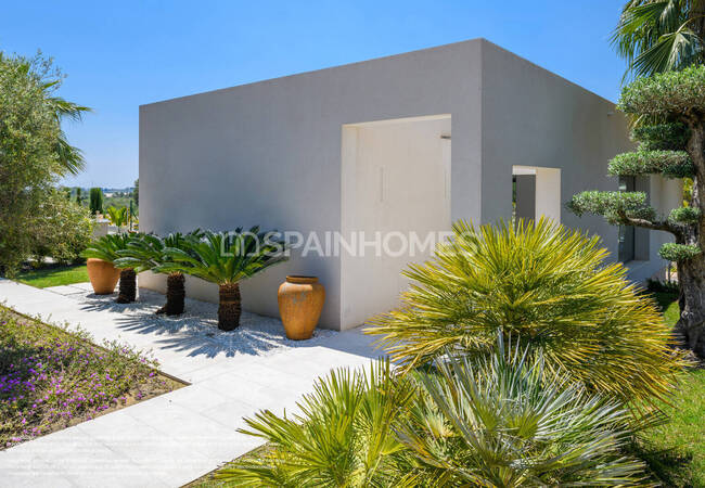Detached Real Estate with Pools in Alicante San Miguel 7
