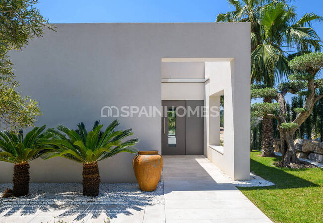 Detached Real Estate with Pools in Alicante San Miguel 8