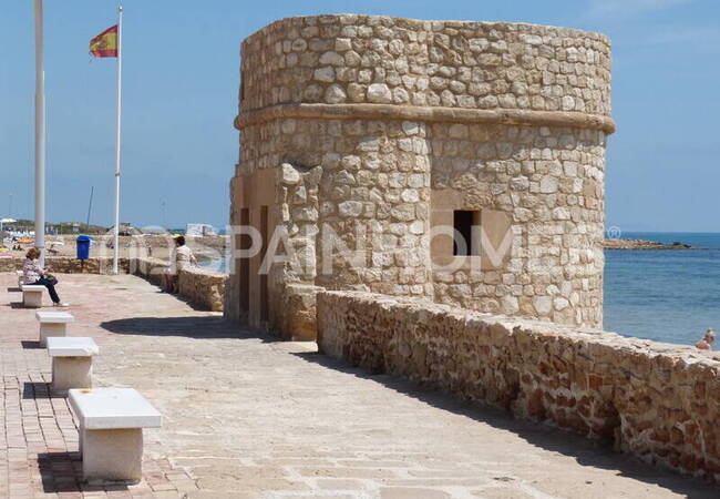 Detached Beachfront Villas with Luxury Design in Torrevieja 8